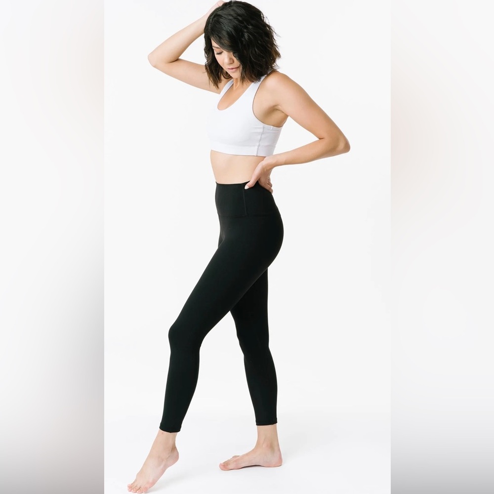 Zyia Active Black Ascend Hi-Rise 7/8 24” legging